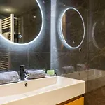 2 Chambres, Balcons, Vue Imprenable, Climatisation - Palace Bleu Apartment