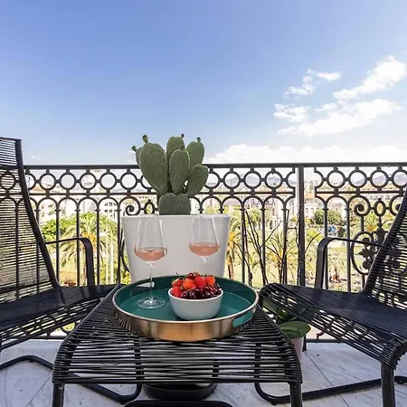 Apartment 2 Chambres, Balcons, Vue Imprenable, Climatisation - Palace Bleu