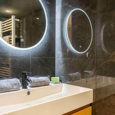 2 Chambres, Balcons, Vue Imprenable, Climatisation - Palace Bleu Appartamento